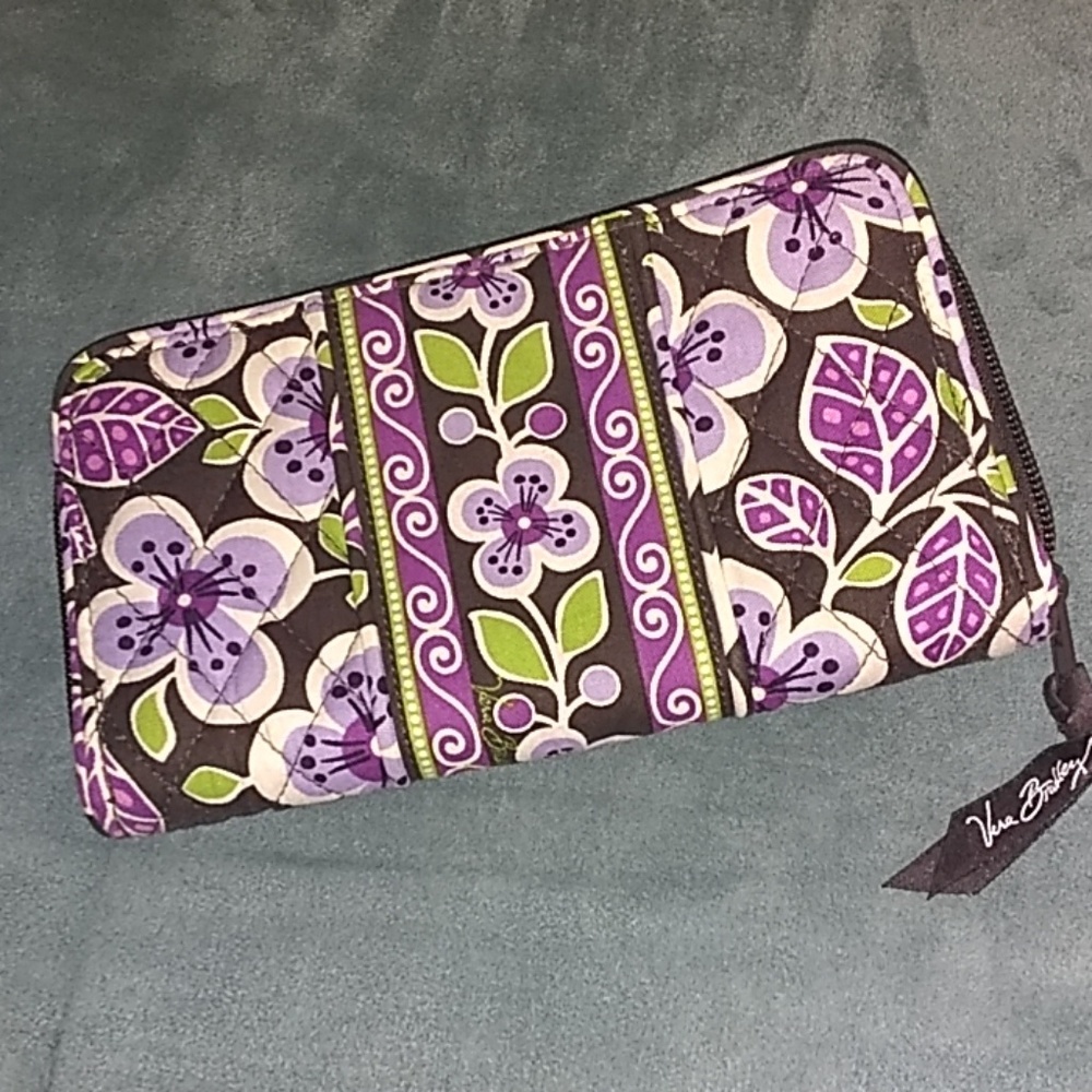 NWOT Vera wallet